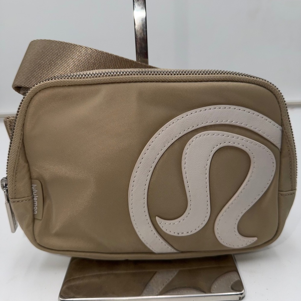 Lululemon RARE Everywhere Belt Bag 1L Trench White Opal Logo LU9BG3S NWT